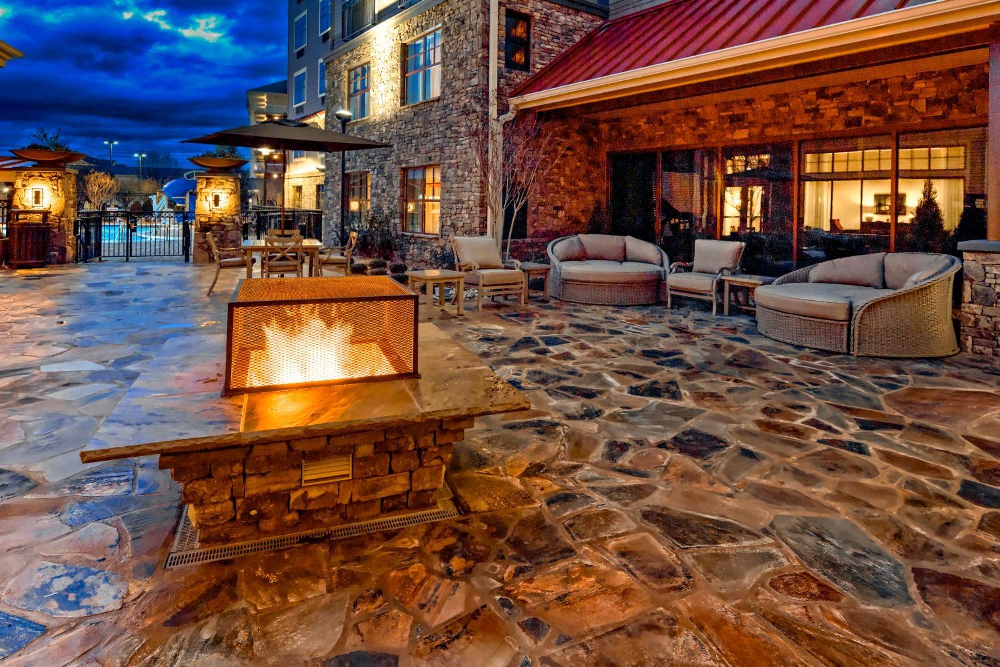 Black Fox Lodge Pigeon Forge, Tapestry Collection By Hilton Exterior photo